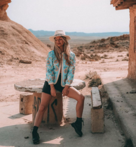 The Blonde Hills influenceuse voyage Instagram